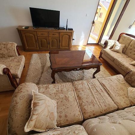 Oksana Apartment 波德戈里察 外观 照片