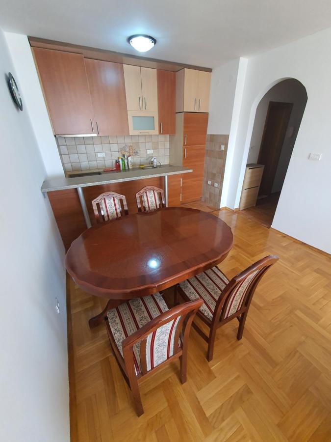 Oksana Apartment 波德戈里察 外观 照片