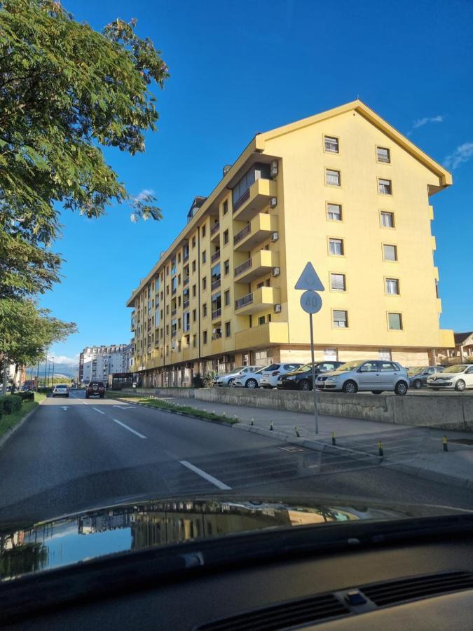 Oksana Apartment 波德戈里察 外观 照片