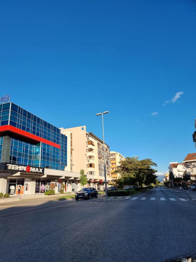 Oksana Apartment 波德戈里察 外观 照片