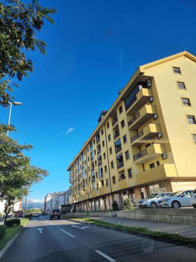 Oksana Apartment 波德戈里察 外观 照片
